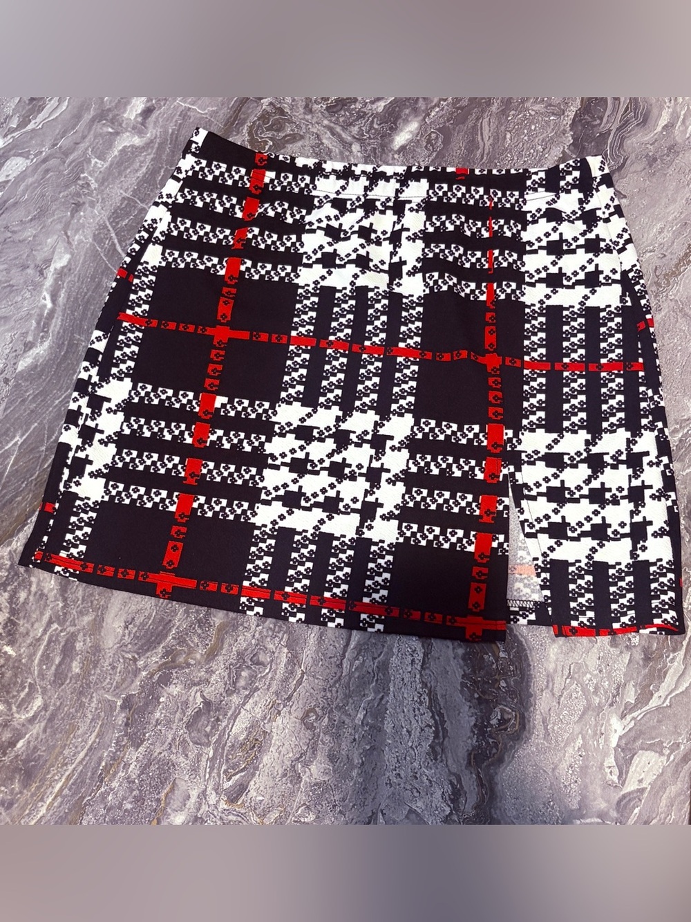 Black, White & Red Plaid Mini Skirt Size Large